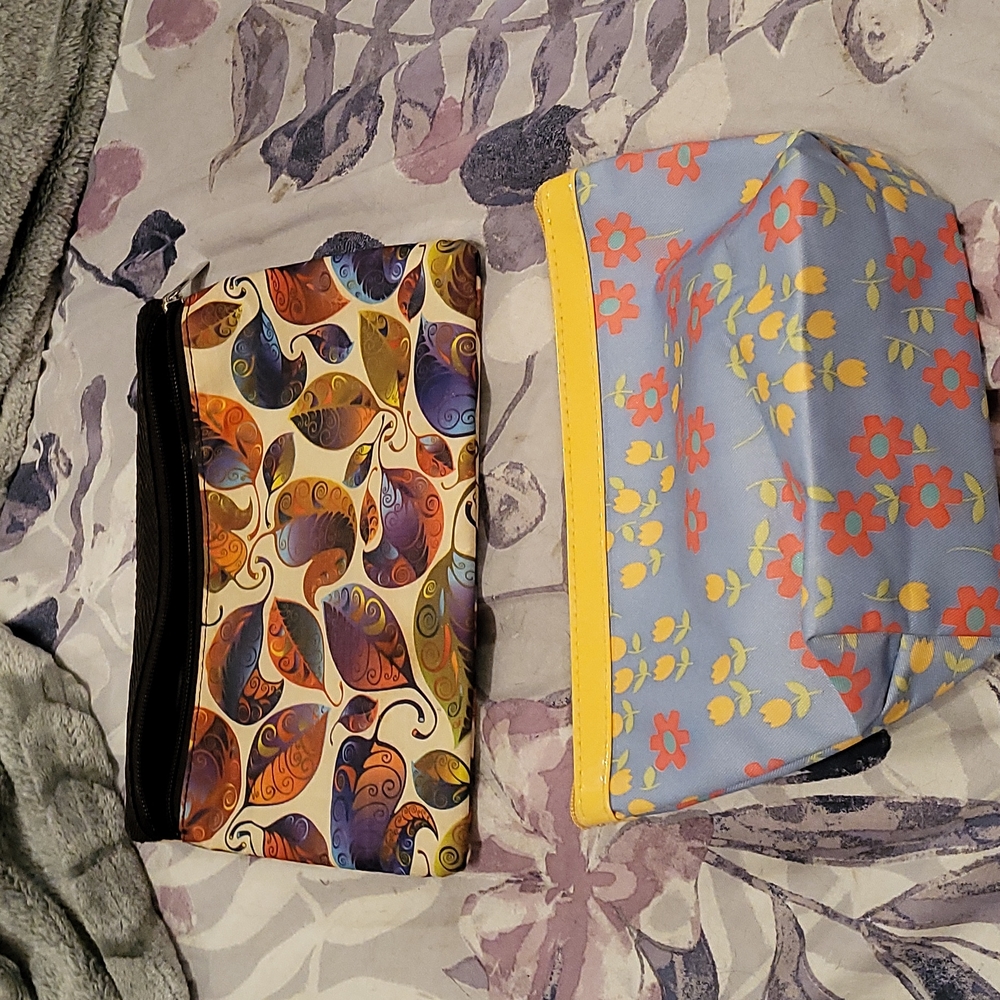 2 make up bags